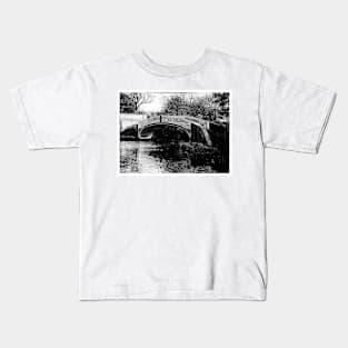 Brinklow Arm Bridge, North Oxford canals Kids T-Shirt
